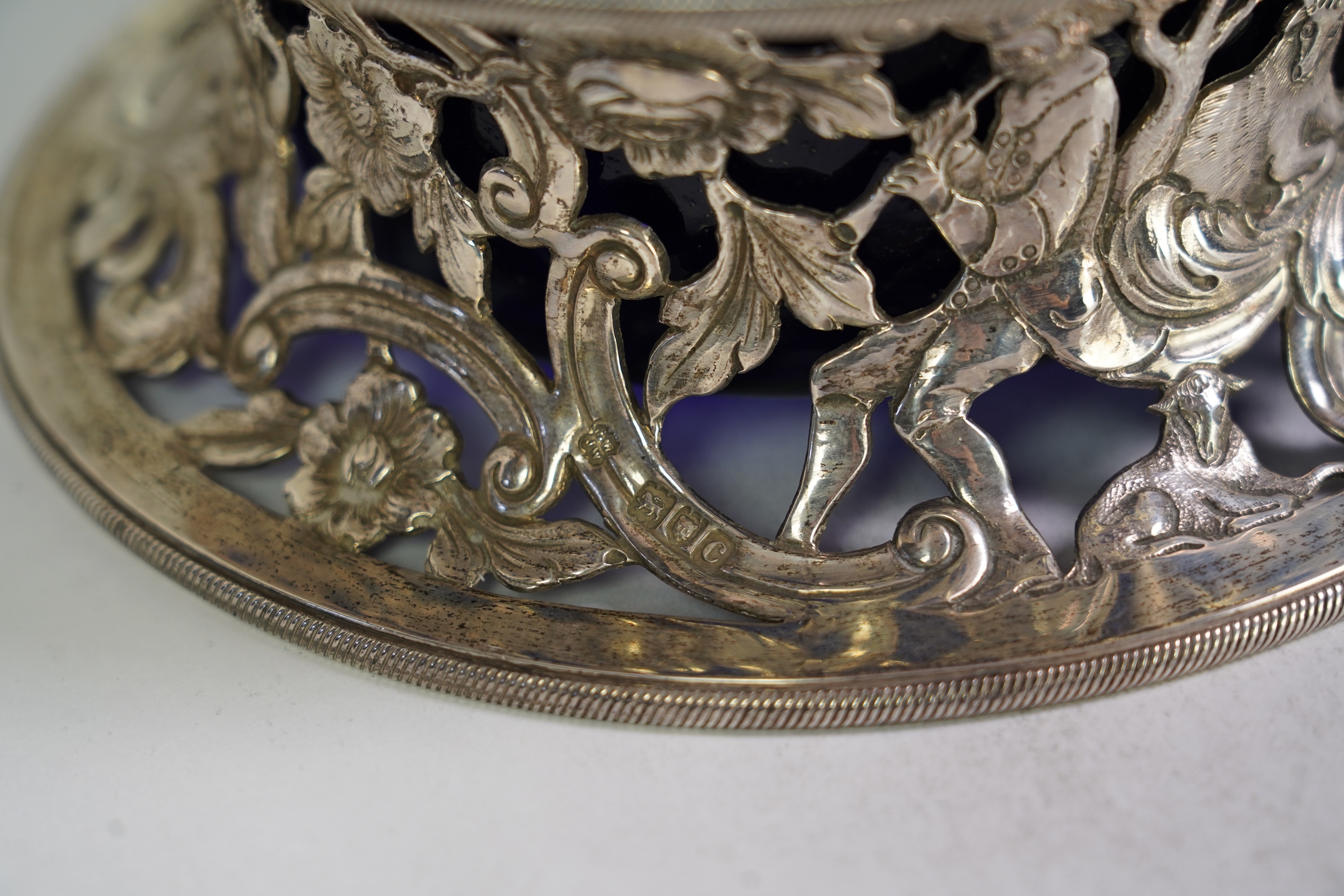 A late Victorian pierced silver dish ring, by Daniel & John Welby